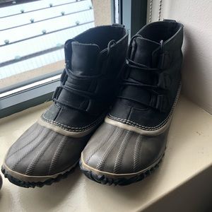 Sorel out n about rain booties- lightly used, size 10